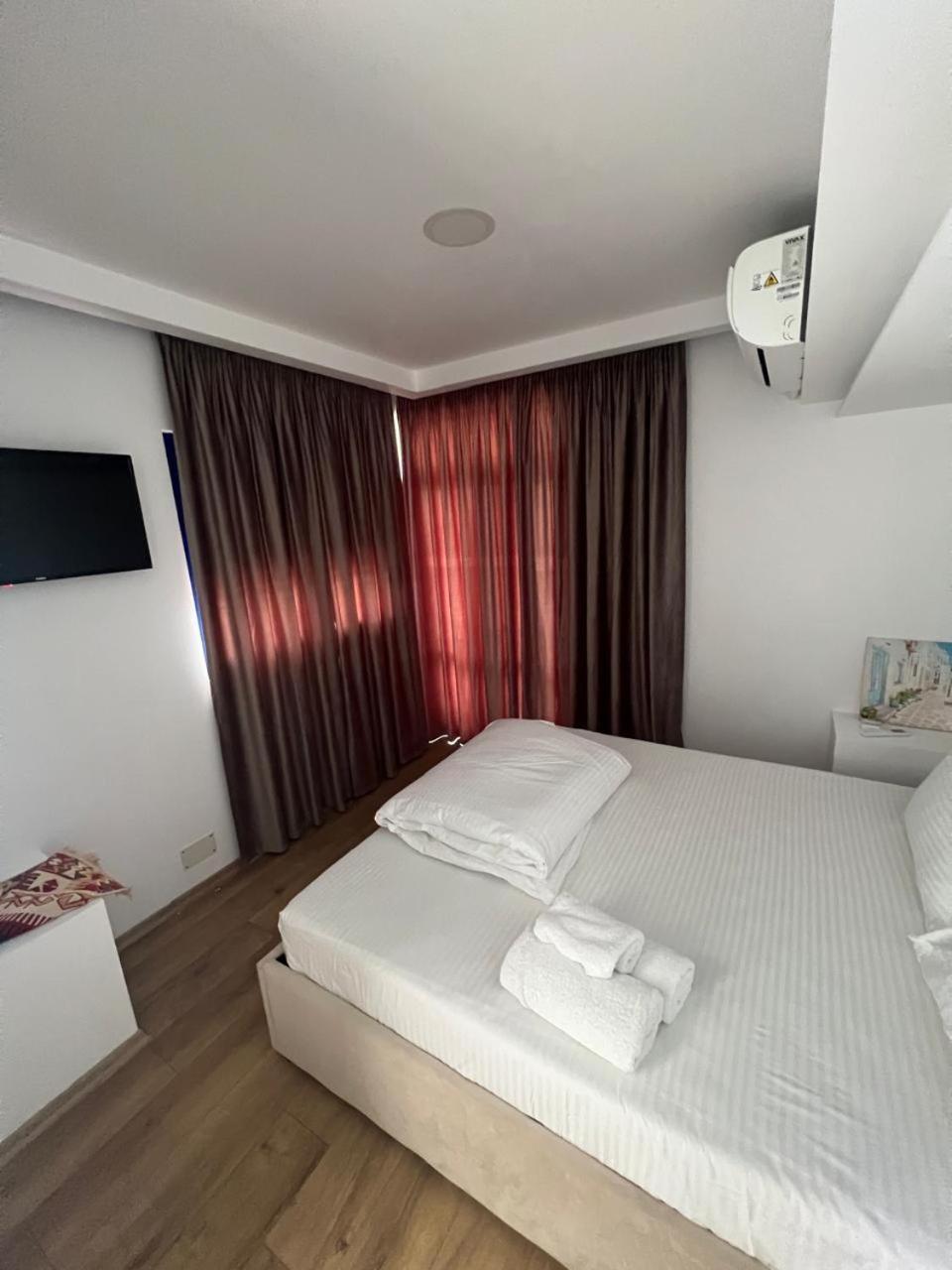 Blue Balcony Hotel Голем Экстерьер фото