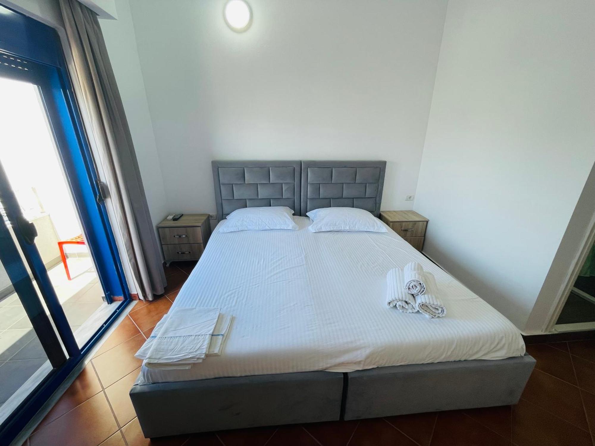 Blue Balcony Hotel Голем Экстерьер фото