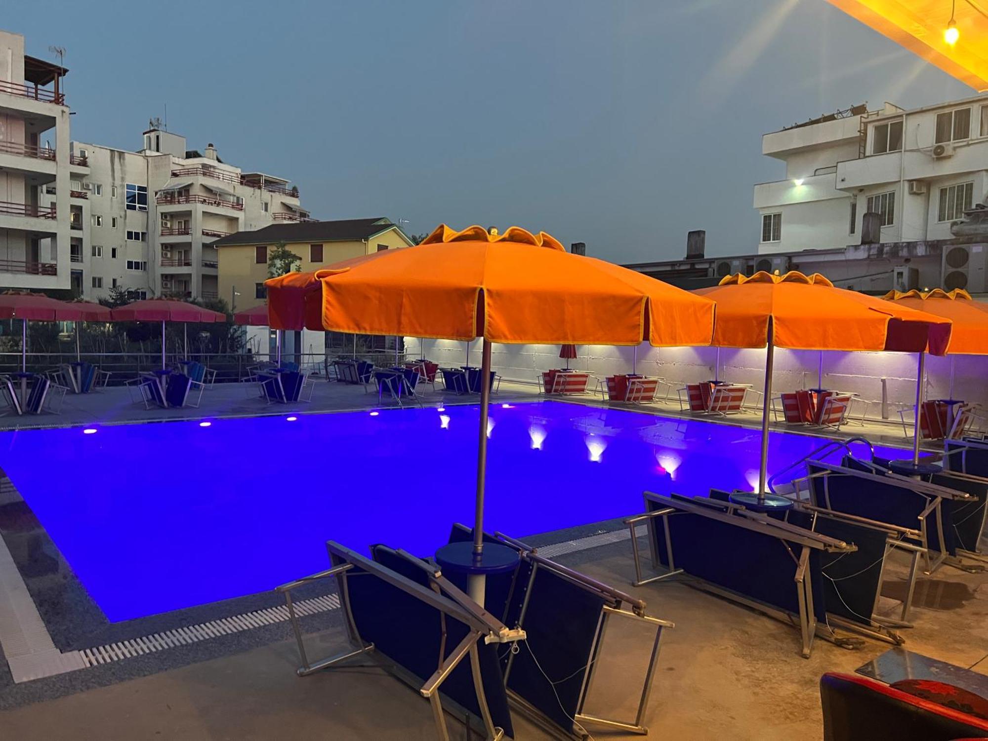 Blue Balcony Hotel Голем Экстерьер фото