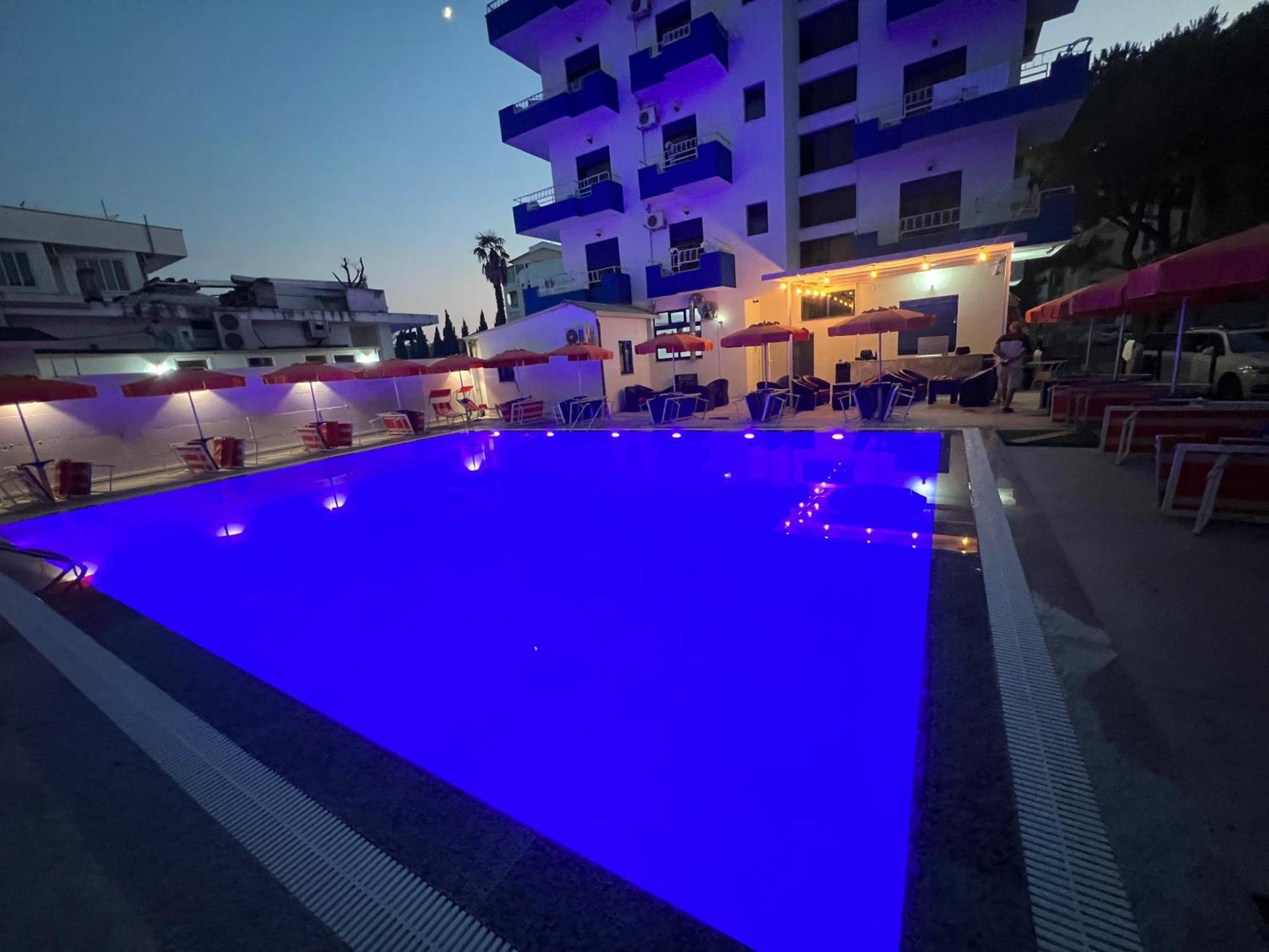Blue Balcony Hotel Голем Экстерьер фото